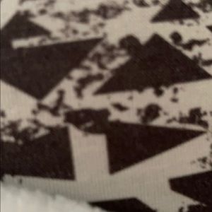 Meet your Posher, Latia